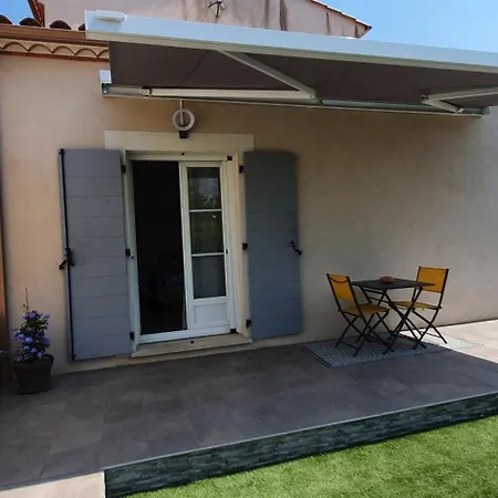 Apartamento Privée Avec Terrasse Et Jardin Calvisson