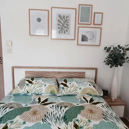 Privée Avec Terrasse Et Jardin