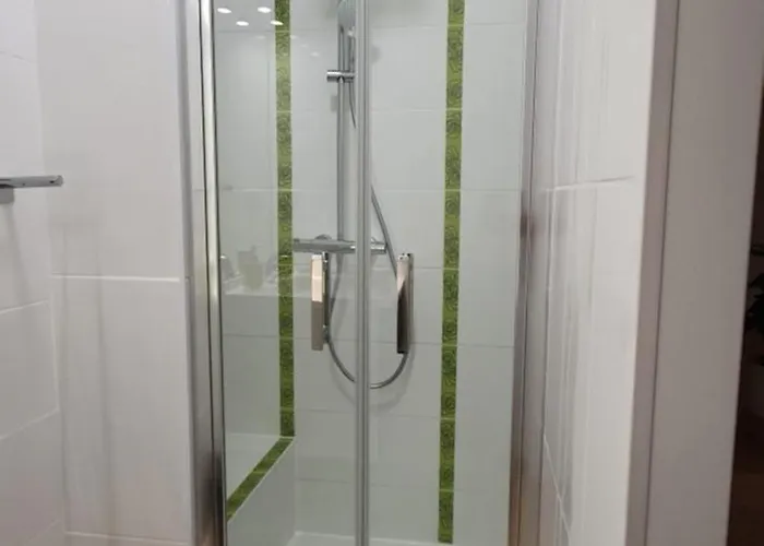 Privée Avec Terrasse Et Jardin * Calvisson